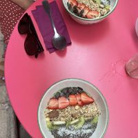 Matcha & Spirulina Smoothie Bowl  at Healthy Lounge in Antibes