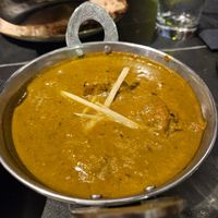 Vegan chicken curry at Namaste@OMNOM in North London