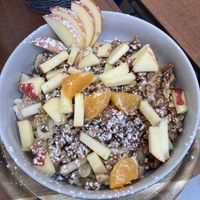 Overnight Oats mit Granola und Obst  at Hofcafé Riesen in Kerpen