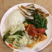 70NTD only for this big and various plate.😄 at Guó Xiāng Yuán SùShí 國香園素食 in Hualien