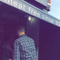 Outdoor sign at The Chicago Diner - Lakeview in Chicago