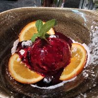 Vegan dessert (berry on cookie dough) at Hans im Glück in Kufstein