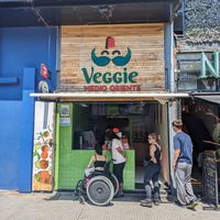 El edificio at Veggie Medio Oriente - Junin in Buenos Aires