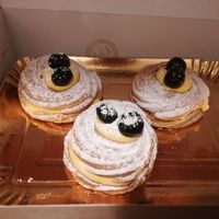 Zeppole di San Giuseppe at Zia Esterina in Garbagnate Milanese