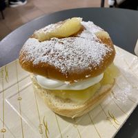 Maritozzo alla crema  at Zia Esterina in Garbagnate Milanese