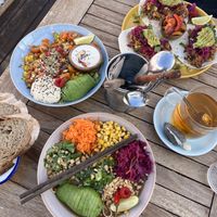 Tous les plats sont vegans  at Yonder in Les Deux Alpes