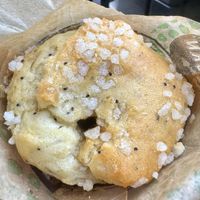 Muffin vegano de limón   at Ca.fé Coffee House in Lisbon