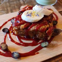 Carrot cake at Vegane Glorie in The Hague