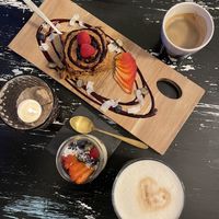 Desserts; carrot cake and tiramisu  at Vegane Glorie in The Hague