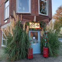 Front of the restaurant at Vegane Glorie in The Hague