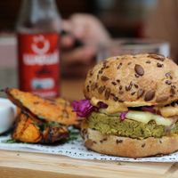 falafel burger at Botanico - Colheita Criativa in Florianopolis