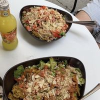 Selbst zusammengestellte bowls   at Yuícery - Milaneo in Stuttgart