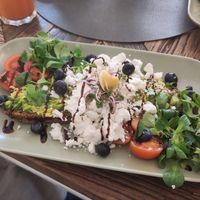 Vegan avocado toast at Fräulein Liese in Aschaffenburg