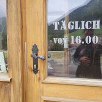 Trotzdem alles zu. 🤷🏻‍♂️ at Beim Schnapsbrenner in Berwang