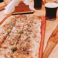 Pizza vegana con queso de avena at Aton Beer in Villa Carlos Paz
