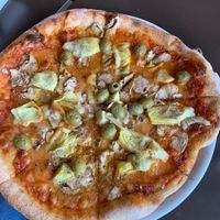 Pizza (Dinkel Vollkorn-groß) mit Oliven, Champignons und Artischocke 13,10€.  at Hammer Imbiss in Dusseldorf
