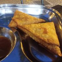 Vegan samosas at Radhe Krishna in Lisbon