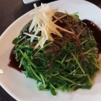 Stir fried pea shoots at Fēng Wèi Tíng 豐味亭 in Taipei