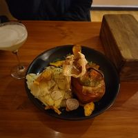 Stuffed rocoto with potato pie and pisco sour at Lounge del Brujo Vegan Kitchen & Bar Cayma in Arequipa