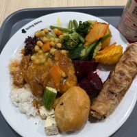 Teller vom Buffet  at Loving Hut - Na Porici in Prague