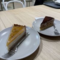 Tiramisu cake und Peach Cake  at Loving Hut - Na Porici in Prague