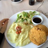 Schnitzel & mashed potatoes (!) at Loving Hut - Na Porici in Prague