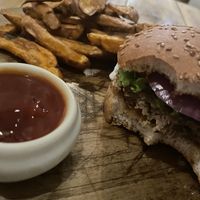 Kohila Burger. Wer kann schon sagen, dass er/sie sowas schon einmal gegessen hat?  at Soul Food in Kandy