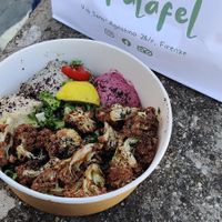 cauliflower bowl at Santo Falafel in Florence