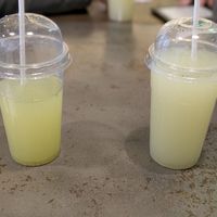 Zumo de piña izquierda y de lima derecha 3 € cada uno at Santo Falafel in Florence