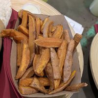 Patatine dolci fritte 7 € at Santo Falafel in Florence