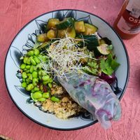 Bowl mit Sommerrolle at  Natürlik Lekkeria in Mainz