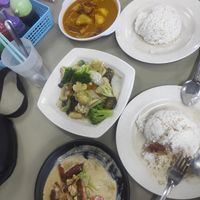 Mixed vege, vege duck with mushroom sauce and vege duck with curry sauce at Yuan Wei 缘味 in Sandakan