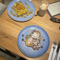 Scrambled tofu and fluffy pancakes with chai latte (oat)   at Mangfallblau in Gmund Am Tegernsee