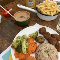 Prato com falafel  at Sebasthiana in Boicucanga