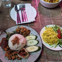 Nasi lemak, scrambled tofu, Mac and cheese, laksa at The Hungry Tapir in Kuala Lumpur