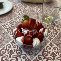 Fresas com chantilly vegano   at Prana Veggie in Quito