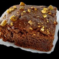 BROWNIE with pistachios
 at Prana Veggie in Quito