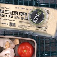 Edible Peace macnut cheese + high protein extra firm organic tofu + local tomatoes + local Ali’i mushrooms = Hawaiian veganbliss in January ❤️🏝️😊 #Veganuary at Edible Peace in Honolulu