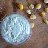 Plain & Simple: vegan macadamia nut cream cheese at Edible Peace in Honolulu