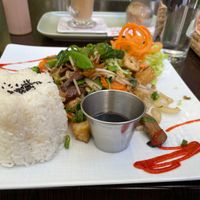 Thai Basil Wok with Tofu   at Vegan Loving Hut Neubau in Vienna