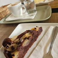 Birnen/Schokotorte (vegan) at Vegan Loving Hut Neubau in Vienna