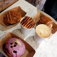 Donuts myrtille & biscuit caramel at The Rolling Donut - O'Connell St Kiosk in Dublin