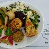 A very very good per kilo buffet at Saude na Panela in Salvador