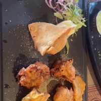 Vegetarian platter (vraag om vervanging van de Indiase kaas voor de bloemkool)  at Namastey India in Veenendaal