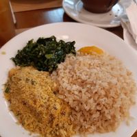 Os ingredientes sem caldo chegam em um prato separado da feijoada at Pé na Jaca in Sao Paulo