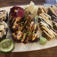 Overheerlijke sushi bij de Vegan sushi bar  at Vegan Sushi Bar - Kinkerstraat in Amsterdam