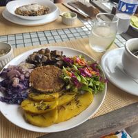 Vegan basic plate at samsara restaurant in Buzios