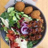 Made to order bowl with mixed protein (Köfte and Falafel) at La Sante in Stuttgart