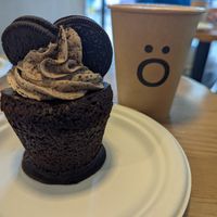 Vegan Oreo muffin at Chök in 
