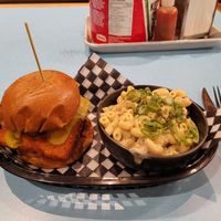 Tofu Nashville + mac and cheese at Maynard in Montreal